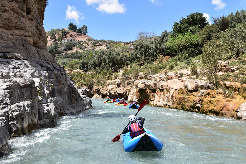 VIAJES DE AVENTURA: Canoraft y kayaks