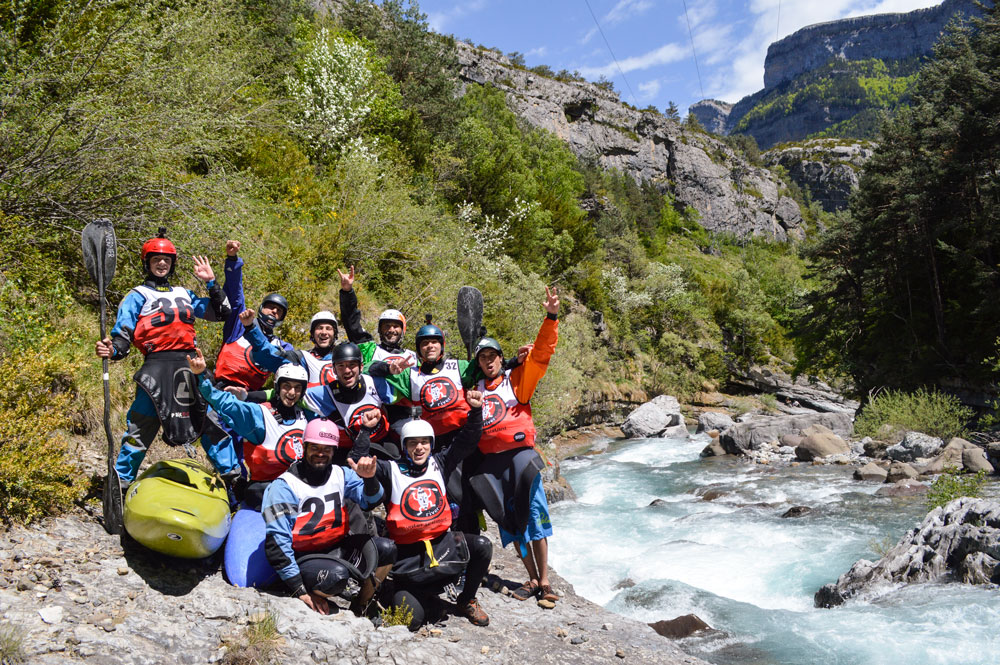 Final de la carrera de kayak PRO