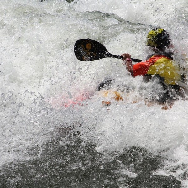 Aprender a eskimotear o darse la vuelta con el kayak