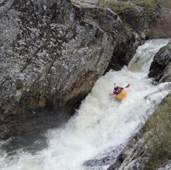 Río Isoba y salto del Porma